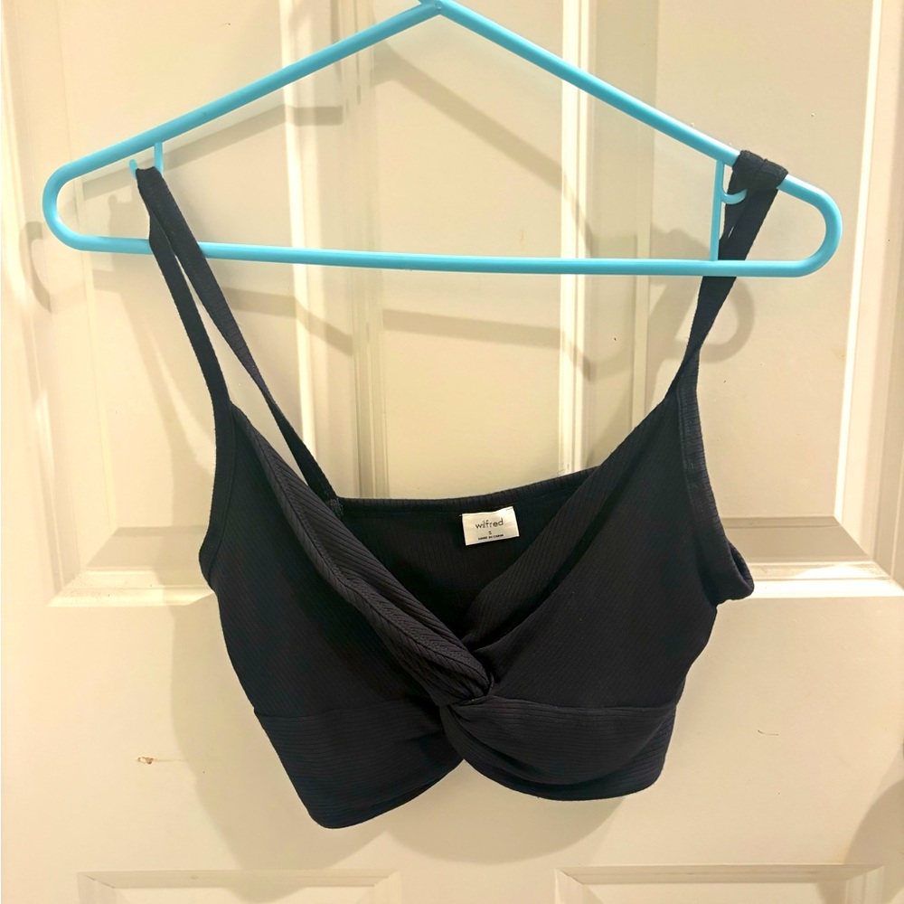 Chic Black Twist-Front Cropped Summer Tank Top from Wilfred in size S